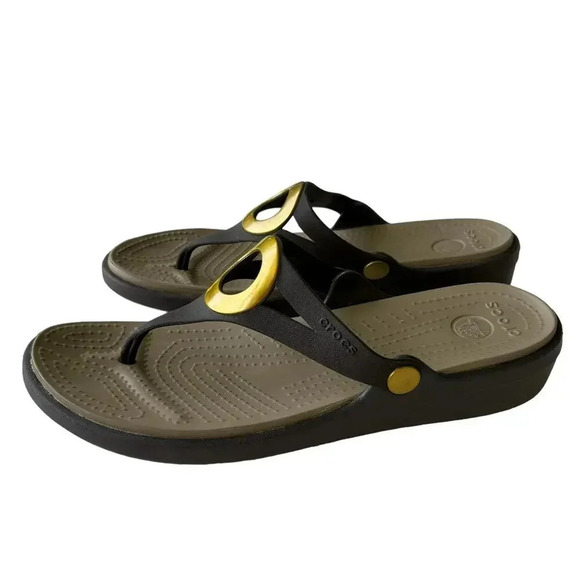 CROCS Women's Sanrah Metallic O-ring Wedge Thong Sandals Espresso Gold Size 10 - Picture 4 of 9